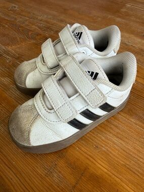 Adidas Toddler White and Black Sneakers, size 6
